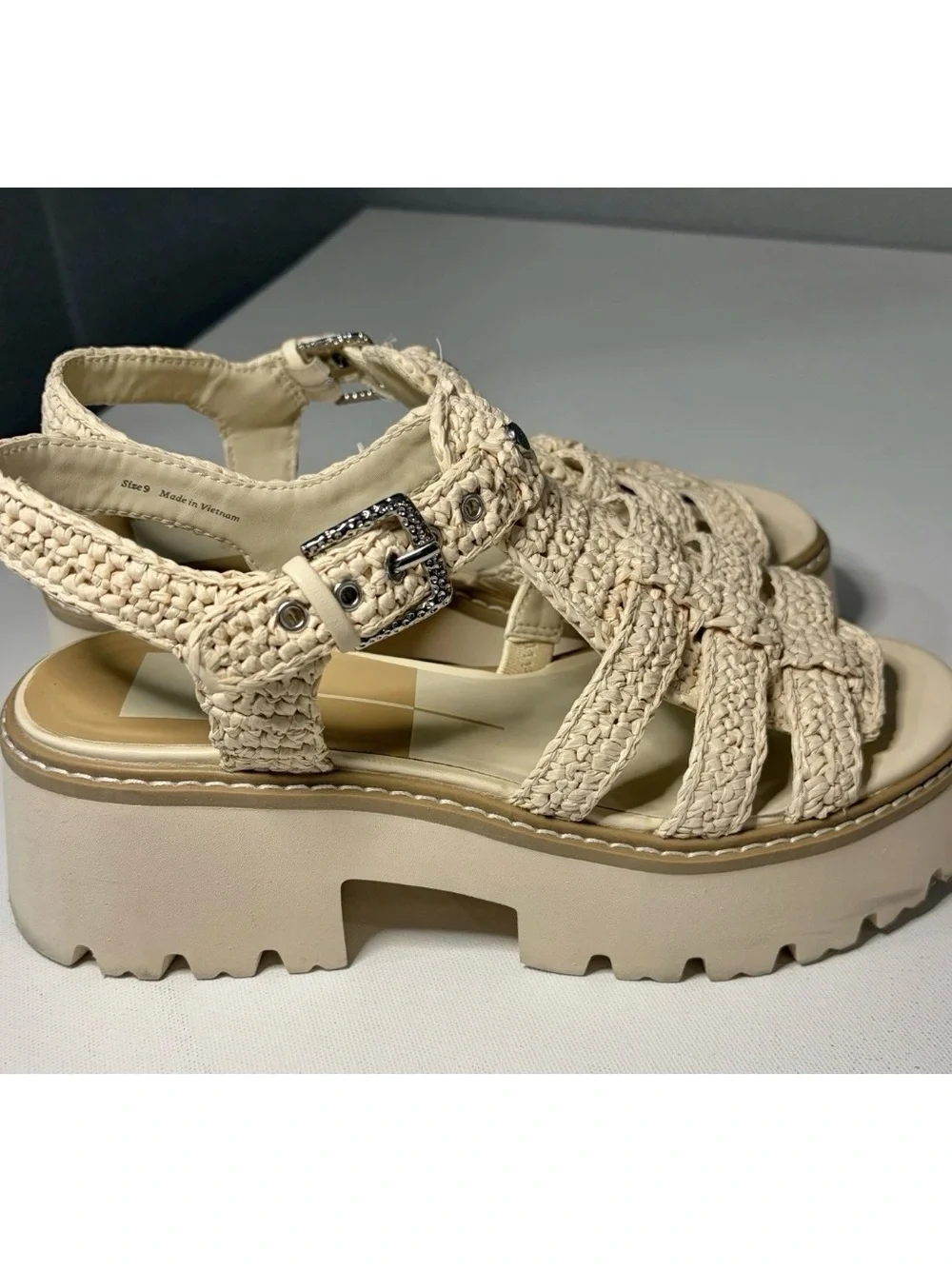 Dolce Vita Cream Crochet Platform Sandals size 8 women's shoes